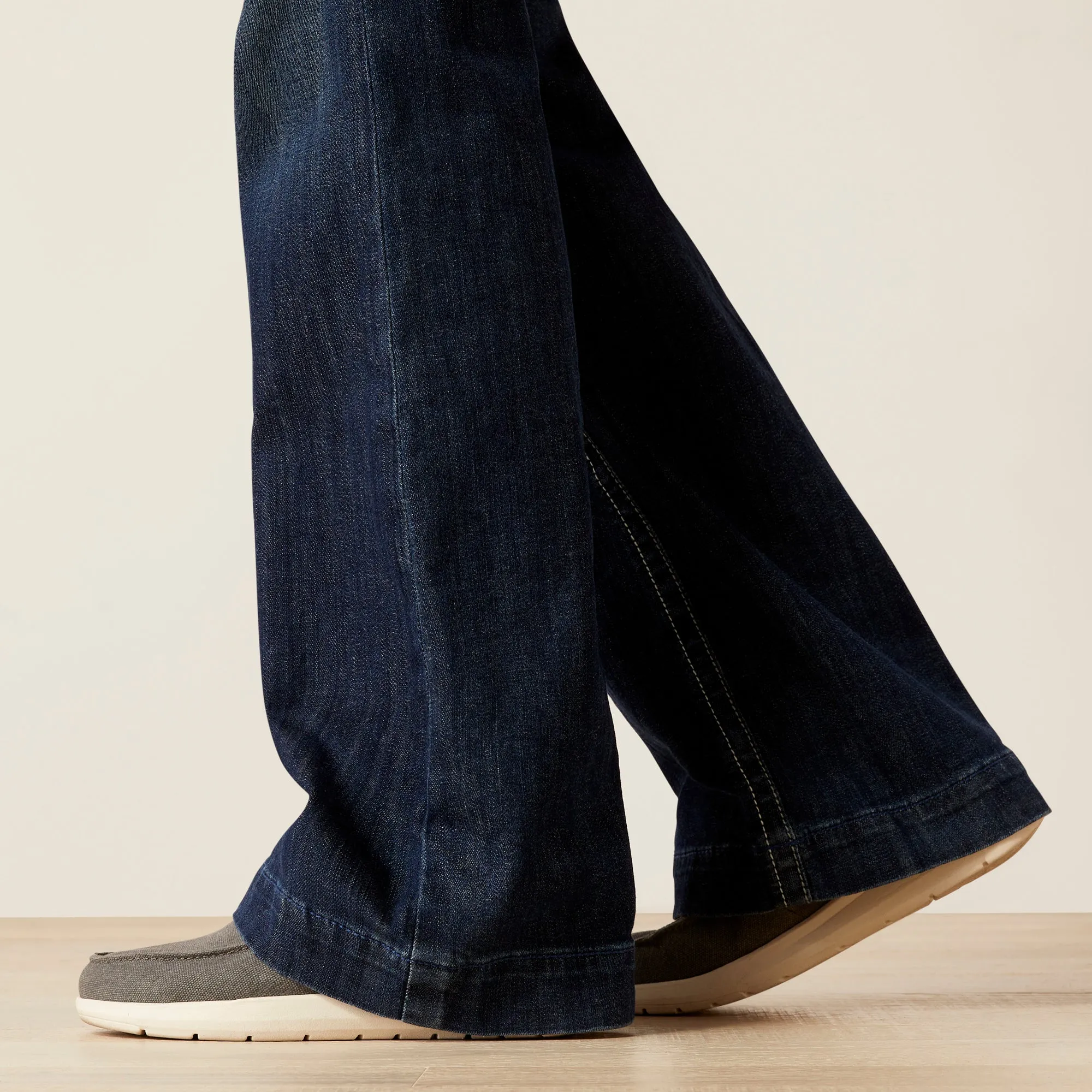 Ariat Ladies 10045403 Mid Rise Camila Jeans in Midnight Blue