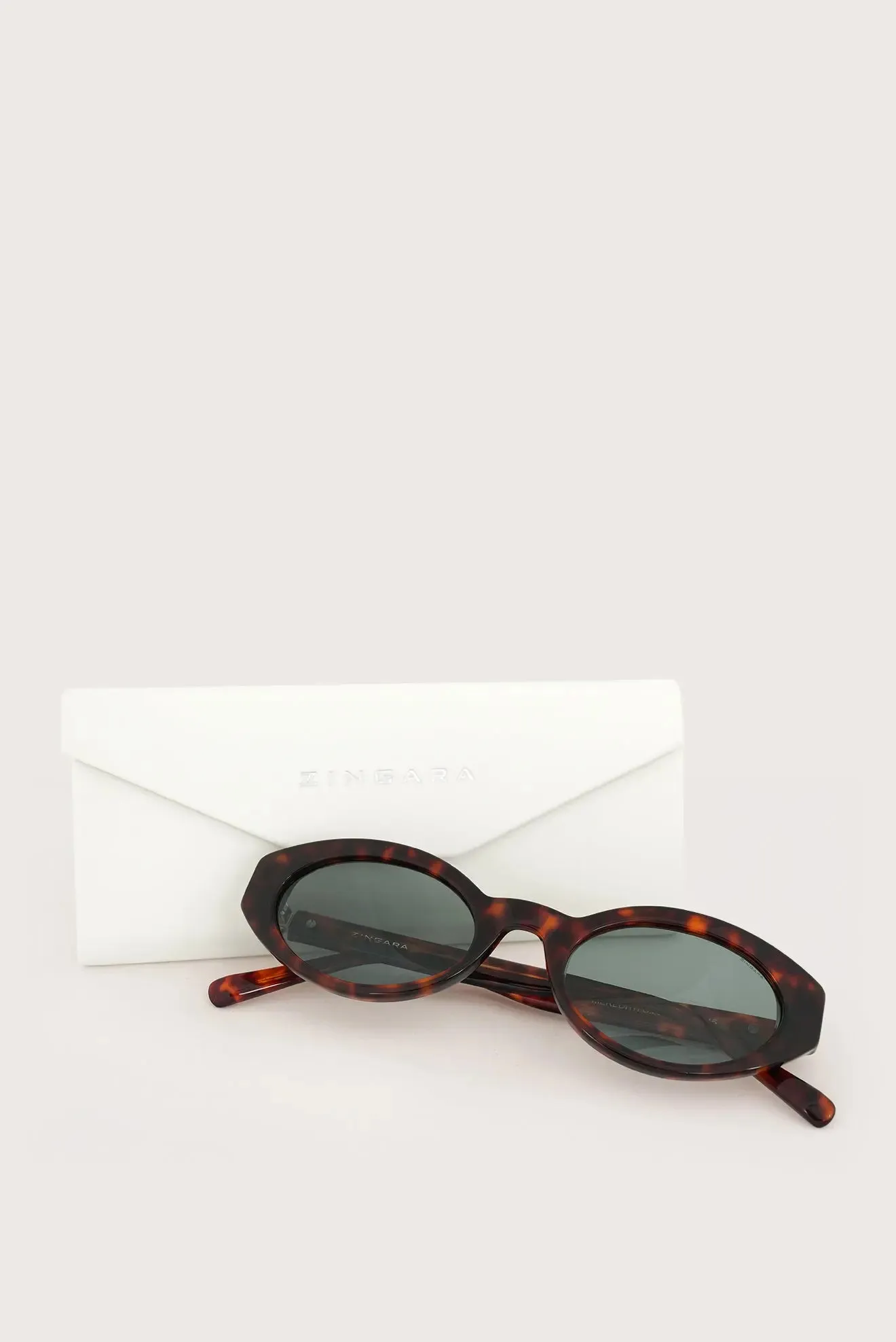 Meredith Glasses - Oval - Classic Carey
