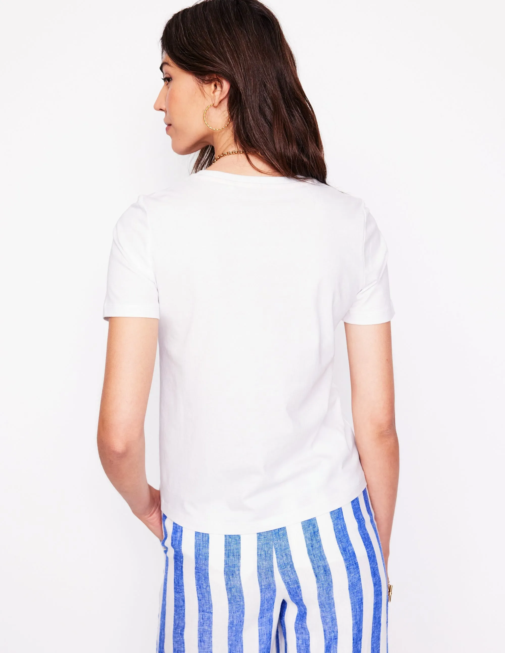 Relaxed Novelty T-Shirt-White. Parrot